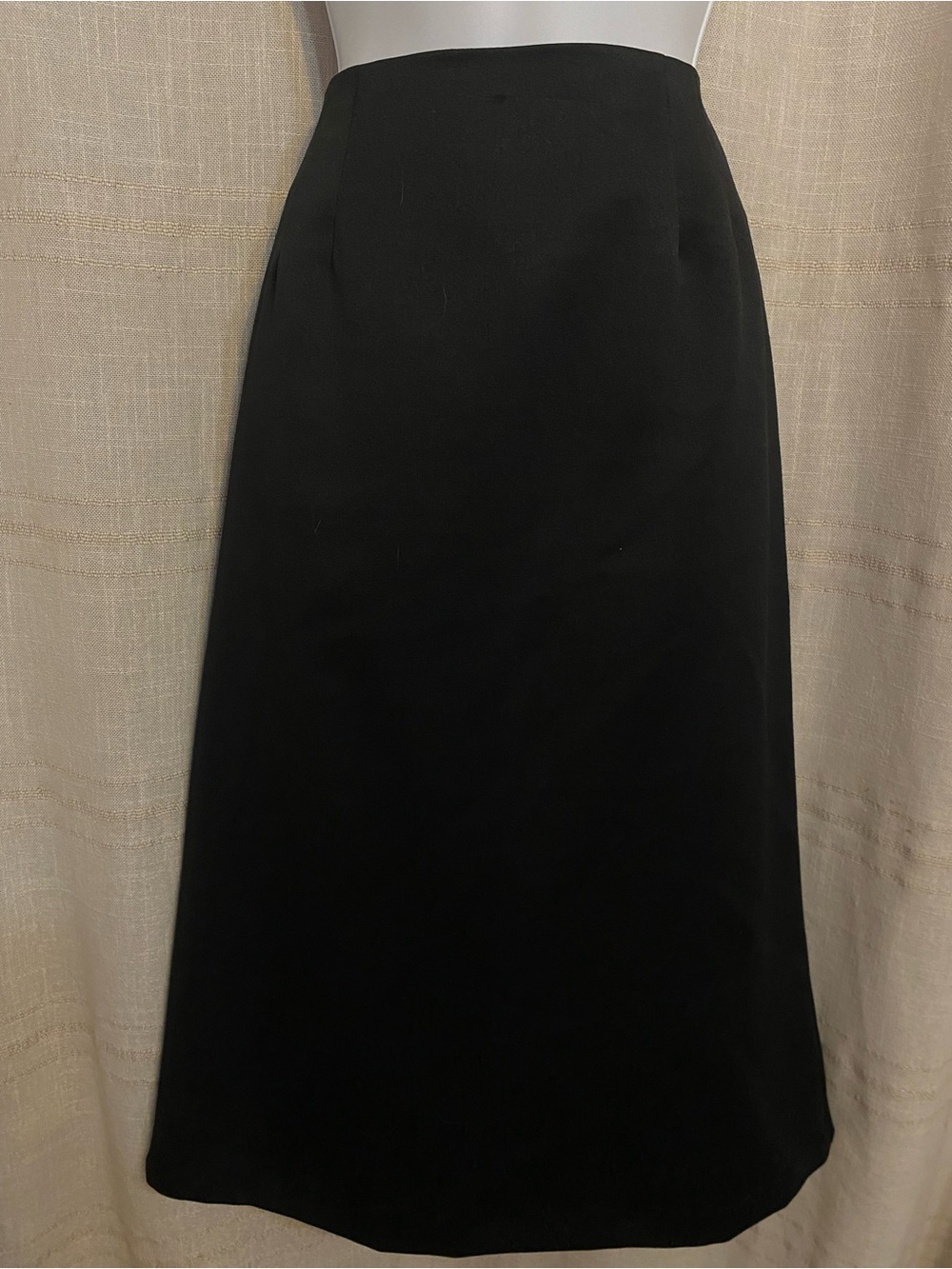 Vintage David Benjamin Black Pencil Skirt Button Back Detail - Size 10